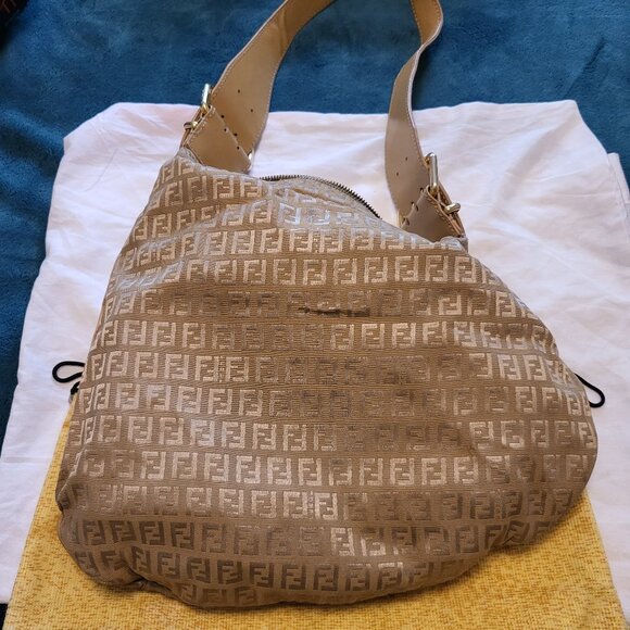 Fendi Zucchino oyster bag - Picture 1 of 10